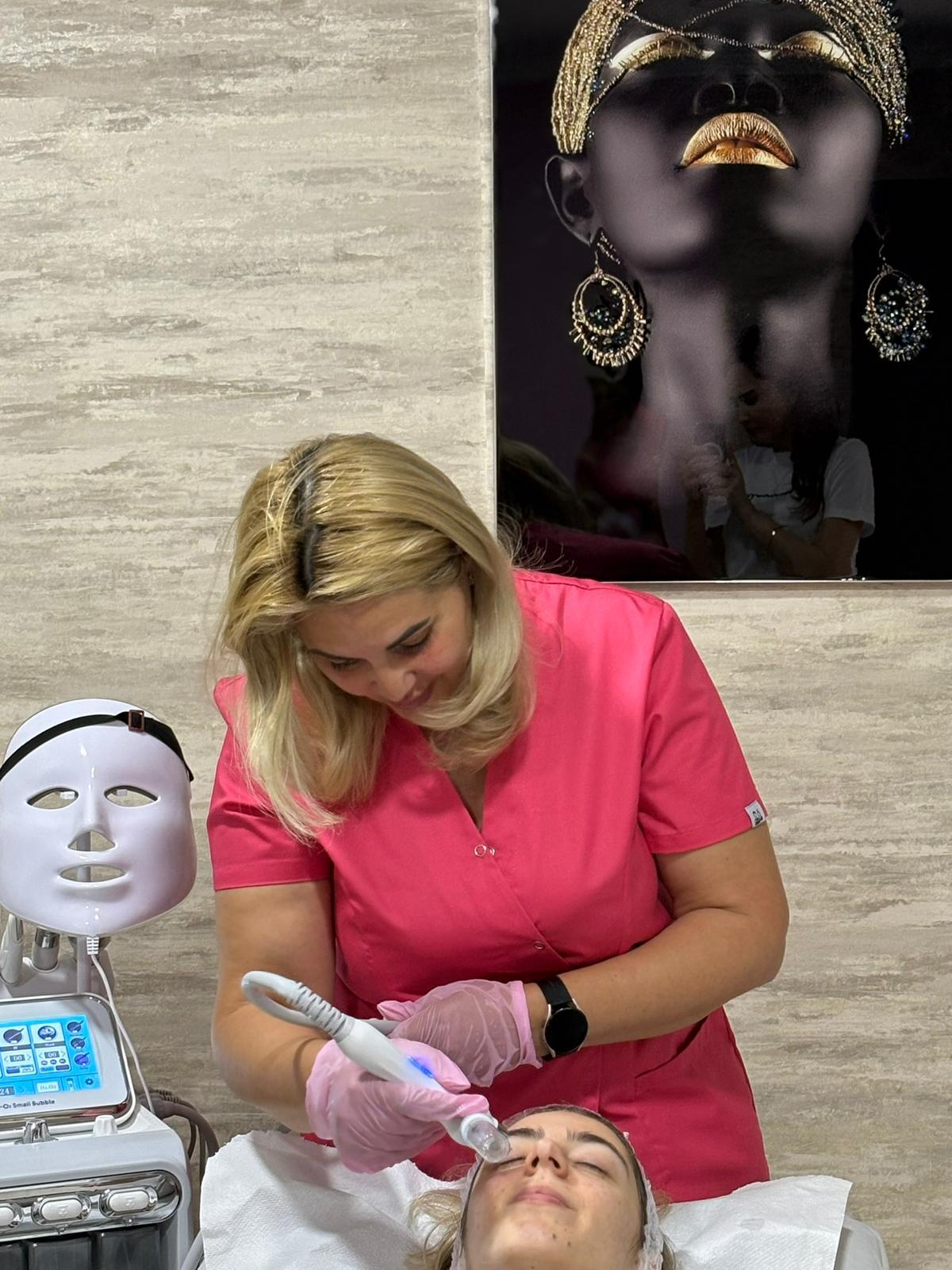 Tratamente faciale profesionale pentru ten radiant